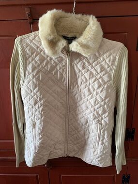 Carolyn Taylor Quilted Cream Jacket with Faux Fur Collar